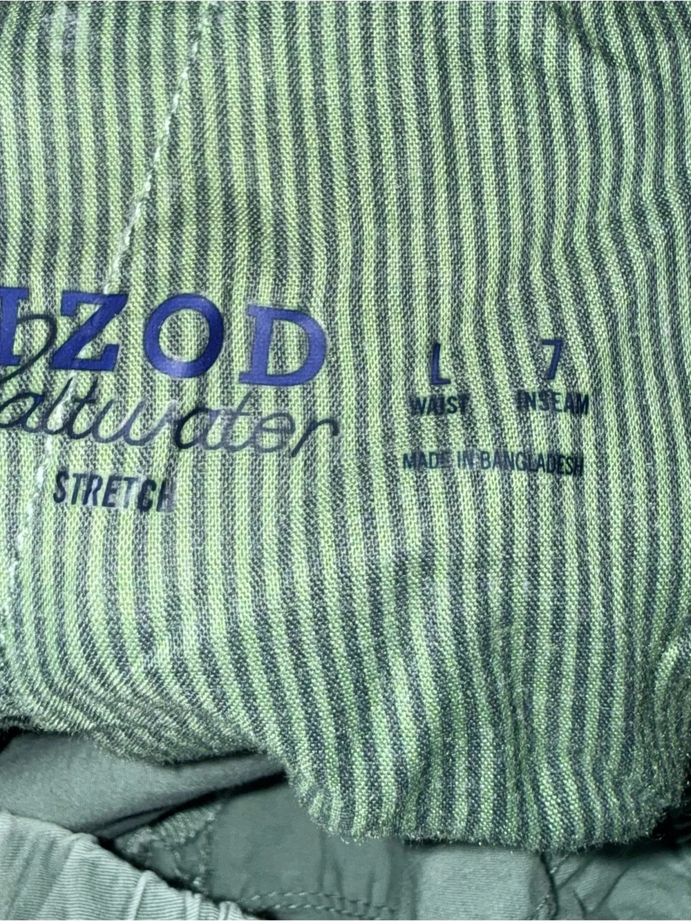 IZOD Salt Water stretch. Size large. Casual Drawstring Shorts in Olive Green. - Picture 3 of 5